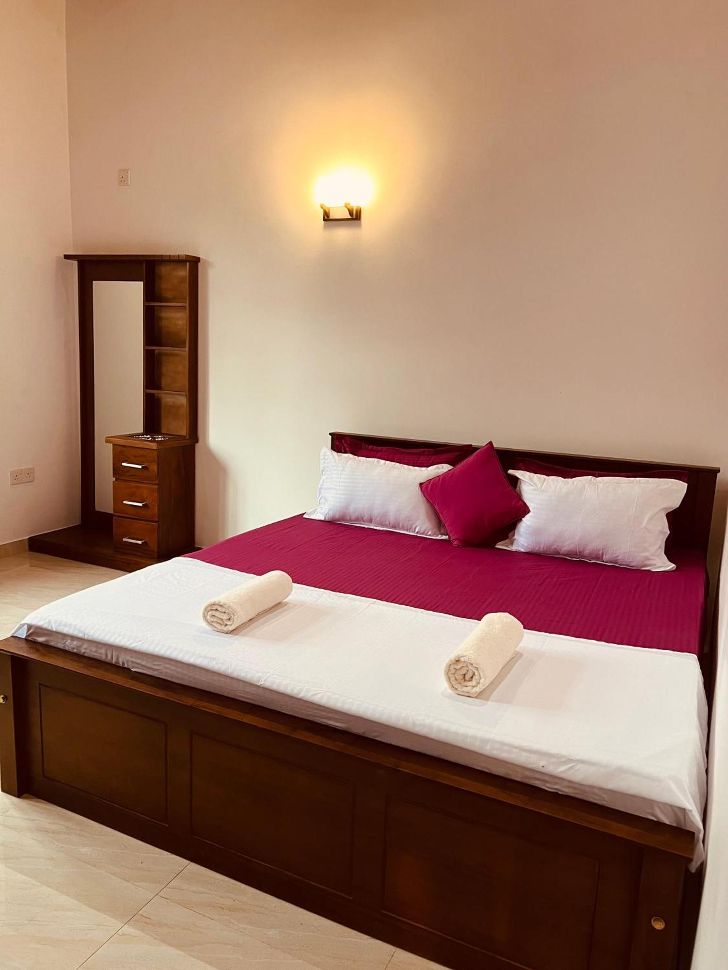 Ahasna Airport Villa Негомбо Экстерьер фото