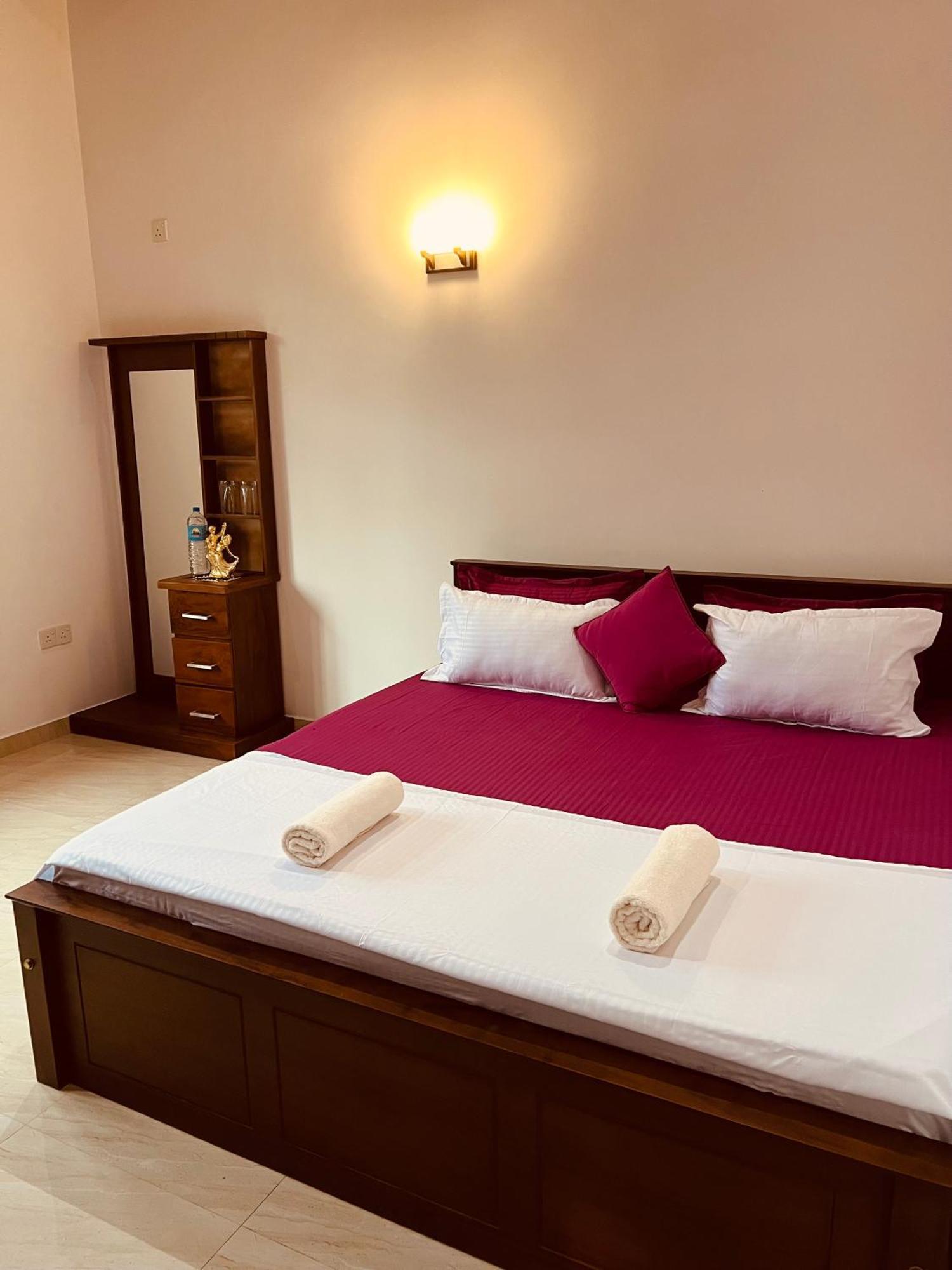 Ahasna Airport Villa Негомбо Экстерьер фото