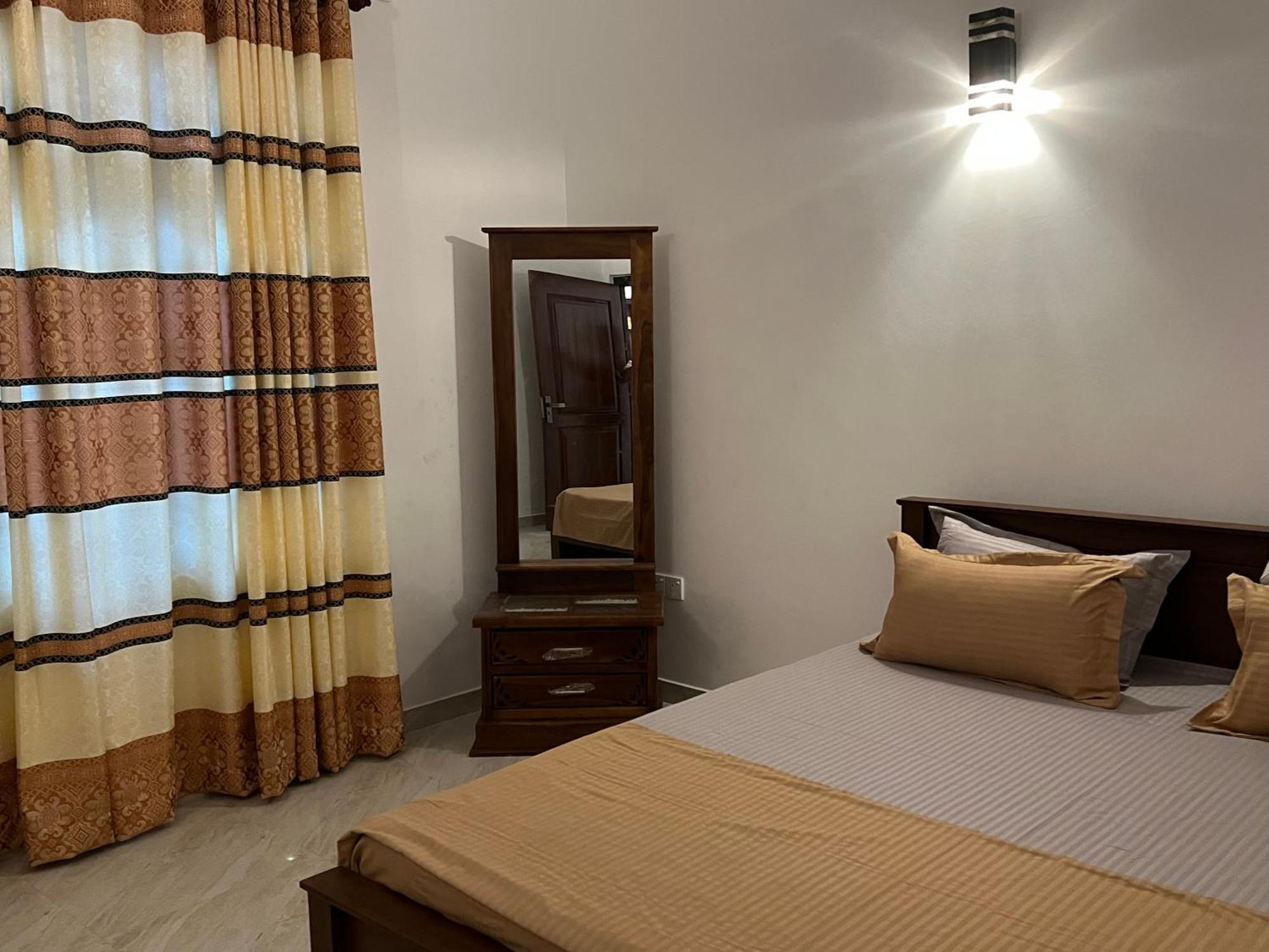 Ahasna Airport Villa Негомбо Экстерьер фото