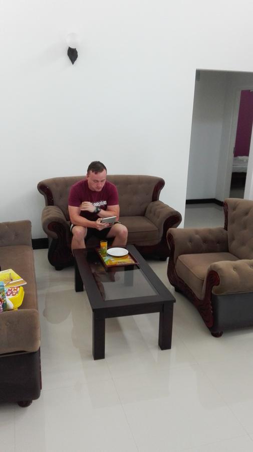 Ahasna Airport Villa Негомбо Экстерьер фото